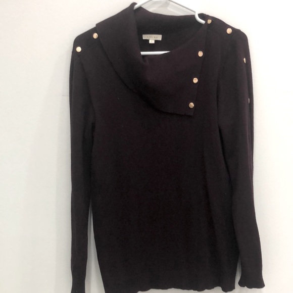 Laura large maroon long sleeve sweater with golden button design - Picture 1 of 6